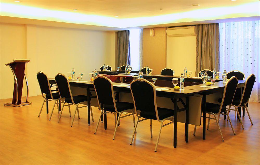 Harper Kuta By Aston 4* Legian